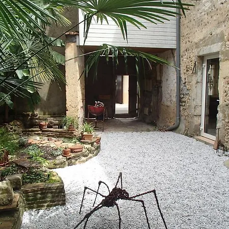 Chez Annick Samadet